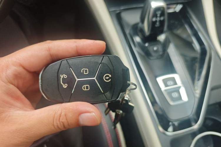 Used Lynk & Co 02 2018 1.5T DCT Two-Wheel Drive Zhaoban China V Standard Vehicle Key