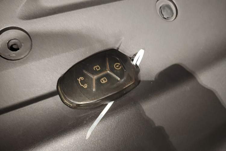 Used Lynk & Co 02 2018 1.5T DCT Two-Wheel Drive Pro Version China V Emission Standard Vehicle Key
