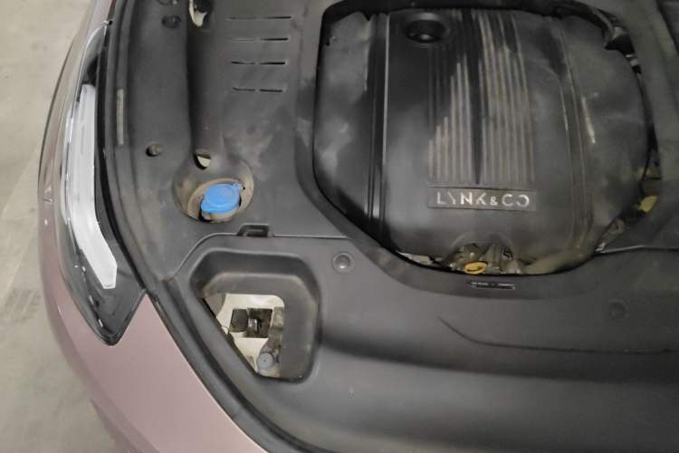 Used Lynk & Co 02 2018 1.5T DCT Two-Wheel Drive Pro Version China V Emission Standard Engine Bay Right