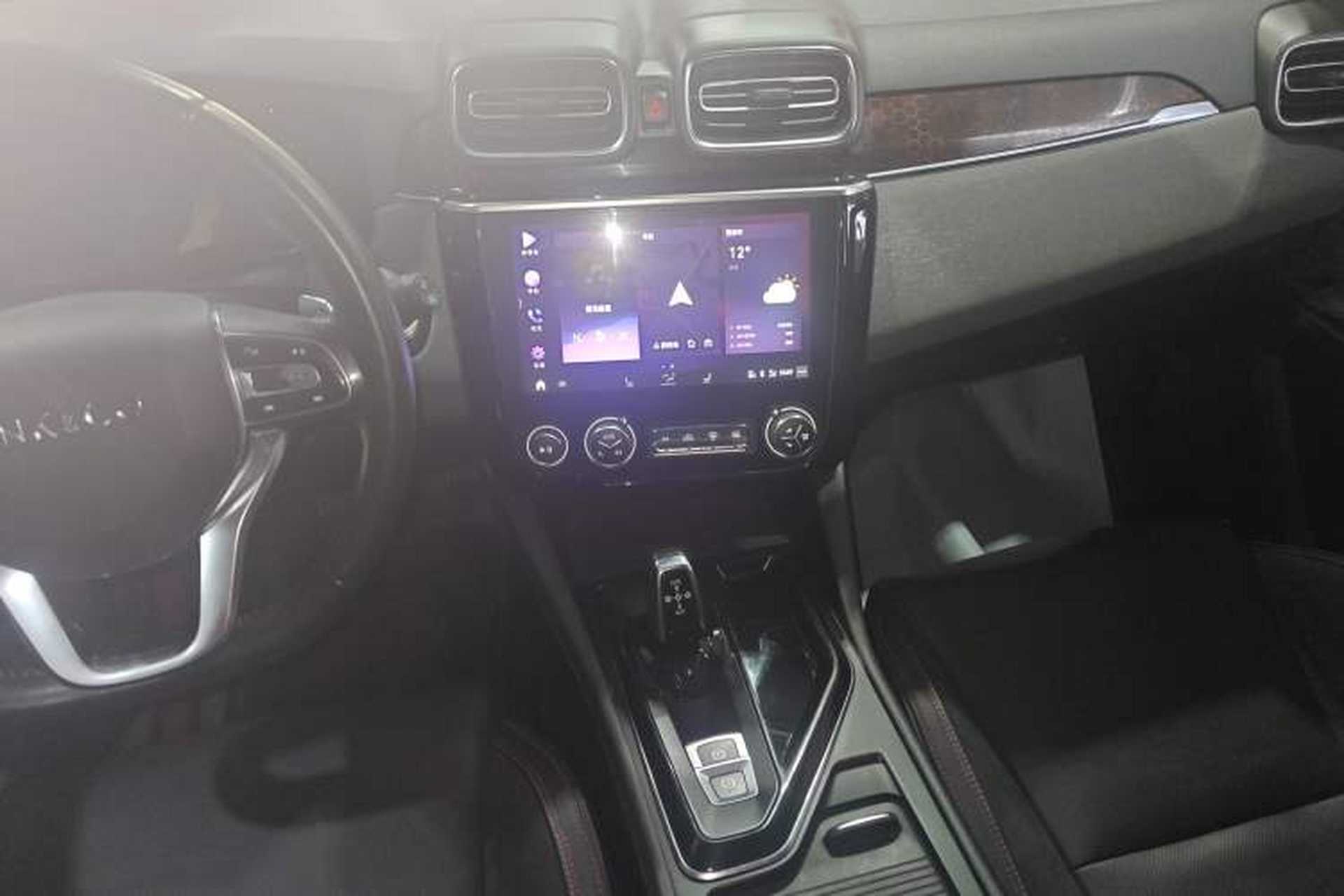 Used Lynk & Co 02 2018 1.5T DCT Two-Wheel Drive Pro Version China V Emission Standard Audio And AC Panel