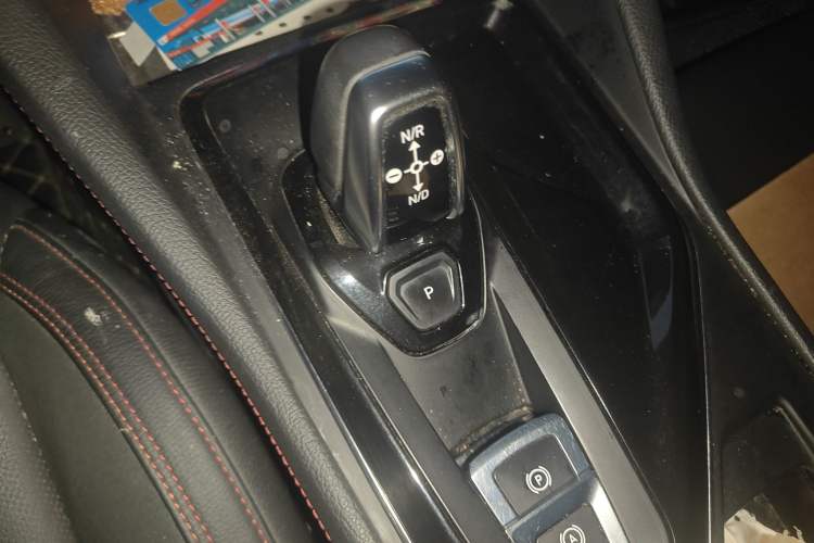 Used Lynk & Co 02 2018 1.5T DCT Two-Wheel Drive Sporty Version China V Standard Audio And AC Panel