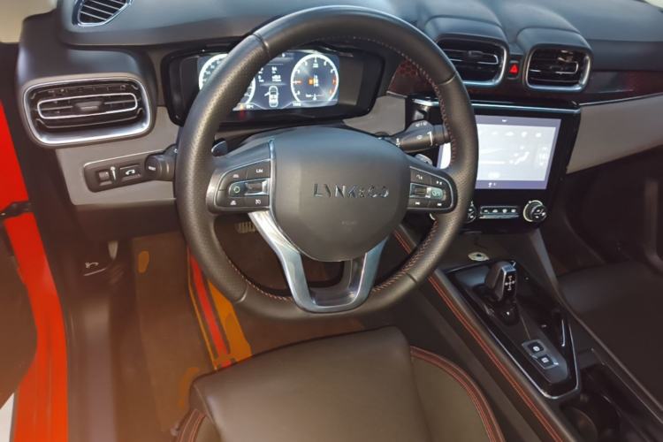 Used Lynk & Co 02 2018 1.5T DCT Two-Wheel Drive Pro Version China V Emission Standard Center Console