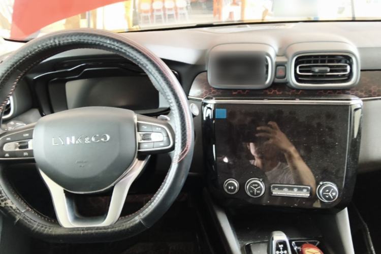 Used Lynk & Co 02 2018 1.5T DCT Two-Wheel Drive Pro Version China V Emission Standard Center Console