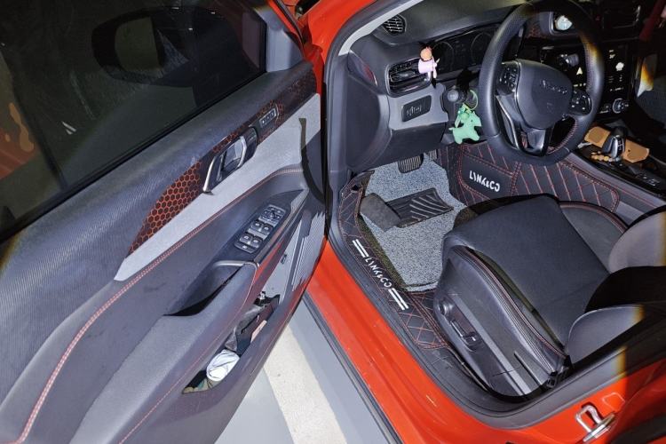 Used Lynk & Co 02 2018 1.5T DCT Two-Wheel Drive Pro Version China V Emission Standard Driver Seat