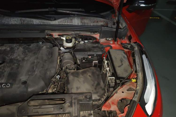 Used Lynk & Co 02 2018 2.0T DCT 4x4 Sport Pro Edition China V Standard Engine Bay Left