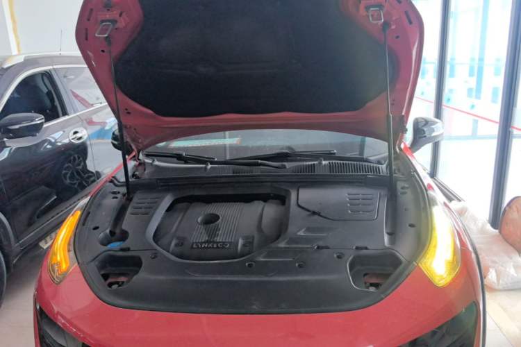 Used Lynk & Co 02 2018 2.0T Automatic Two-Wheel Drive Pro Edition China VI Standard Engine Bay