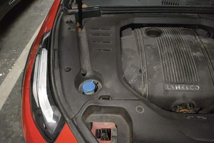 Used Lynk & Co 02 2018 1.5T DCT Two-Wheel Drive Pro Version China V Emission Standard Engine Bay Right