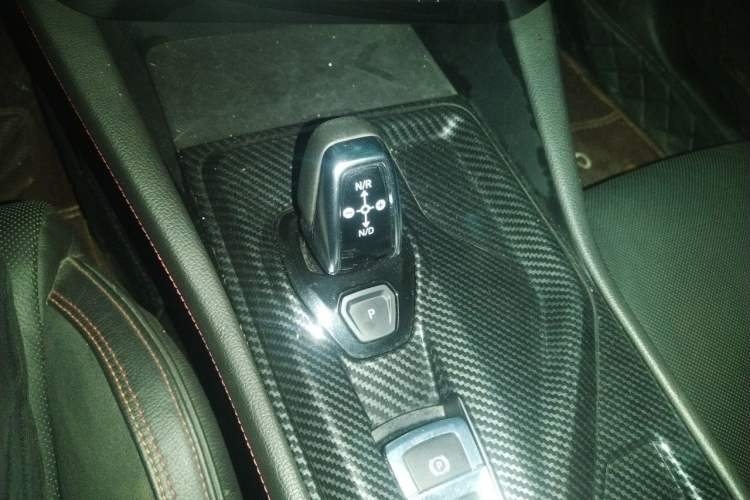 Used Lynk & Co 02 2018 1.5T DCT Two-Wheel Drive Pro Version China V Emission Standard Gear Lever