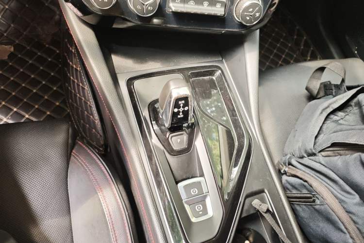 Used Lynk & Co 02 2018 1.5T DCT Two-Wheel Drive Pro Version China V Emission Standard Gear Lever