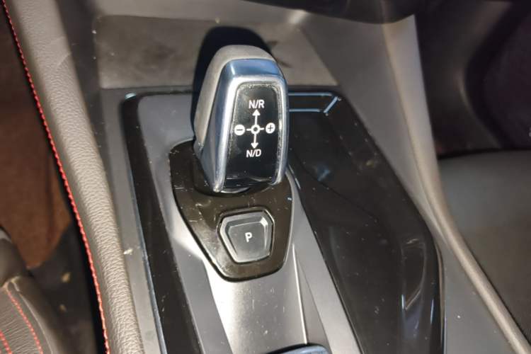 Used Lynk & Co 02 2018 1.5T DCT Two-Wheel Drive Pro Version China V Emission Standard Gear Lever