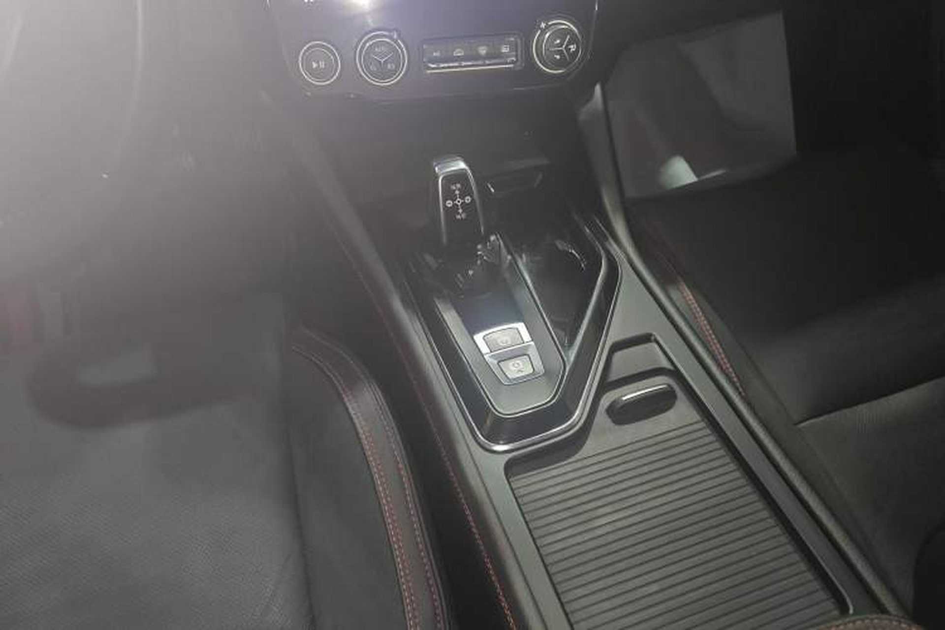 Used Lynk & Co 02 2018 1.5T DCT Two-Wheel Drive Pro Version China V Emission Standard Gear Lever