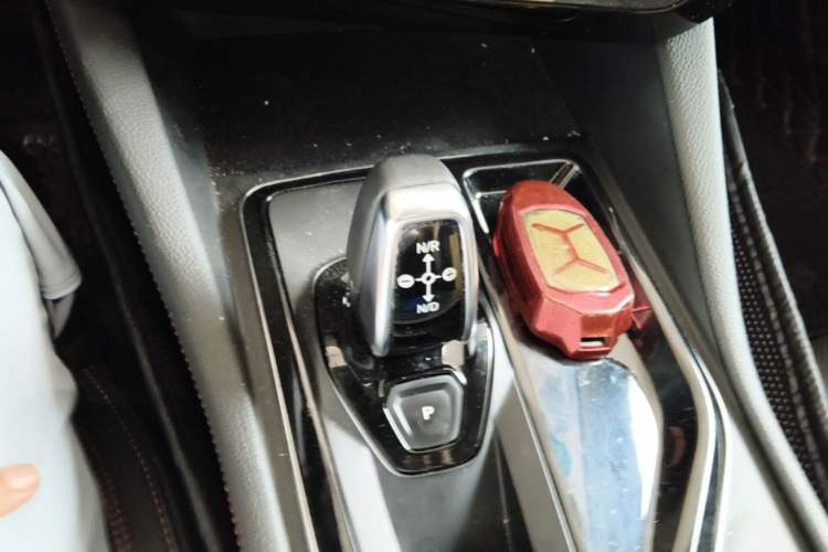 Used Lynk & Co 02 2018 1.5T DCT Two-Wheel Drive Pro Version China V Emission Standard Gear Lever