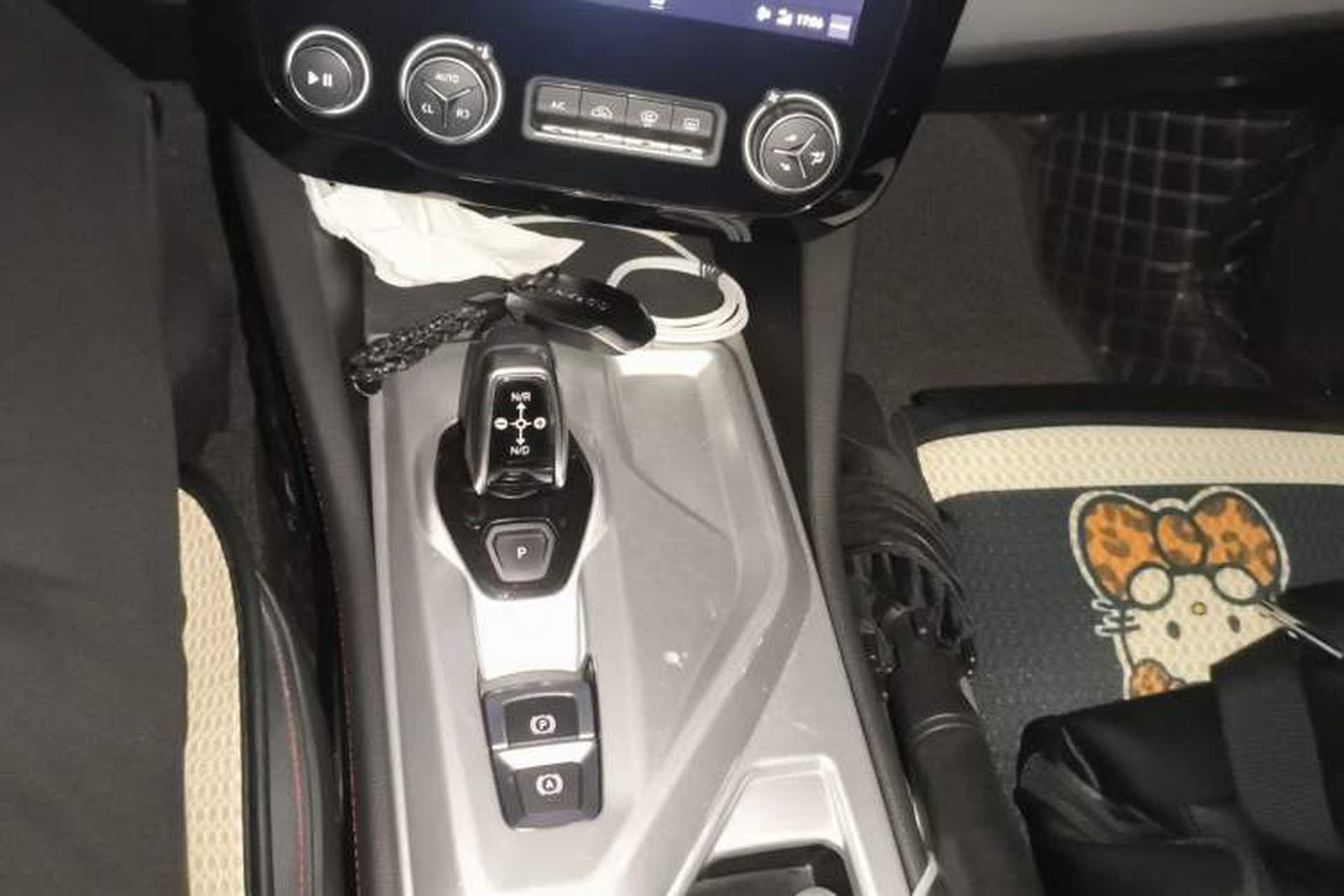 Used Lynk & Co 02 2018 1.5T DCT Two-Wheel Drive Pro Version China V Emission Standard Gear Lever
