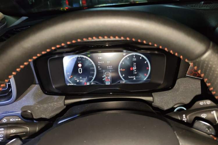 Used Lynk & Co 02 2018 2.0T DCT 4x4 Sport Pro Edition China V Standard Instrument Cluster