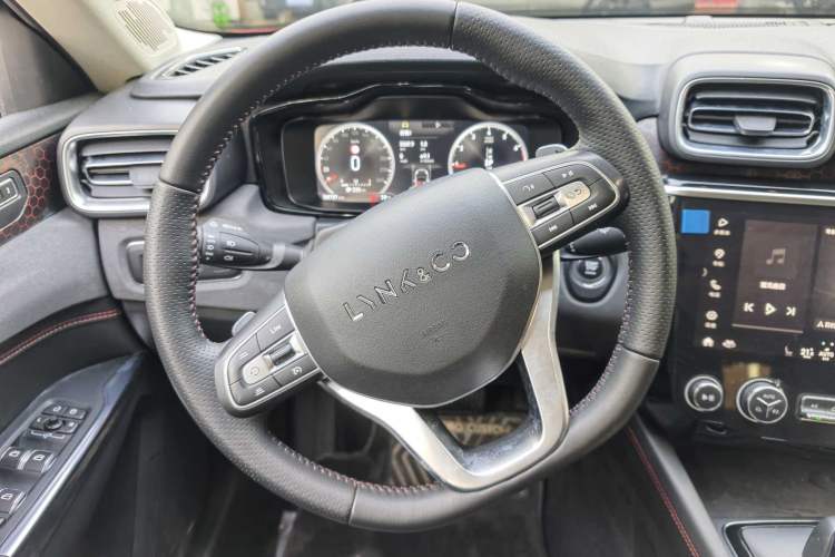 Used Lynk & Co 02 2018 1.5T DCT Two-Wheel Drive Pro Version China V Emission Standard Interior 2