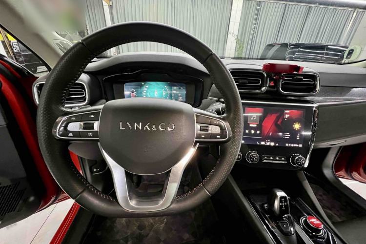 Used Lynk & Co 02 2018 2.0T DCT 4x4 Sport Pro Edition China V Standard Interior 2