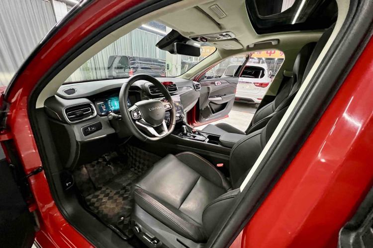Used Lynk & Co 02 2018 2.0T DCT 4x4 Sport Pro Edition China V Standard Interior 4