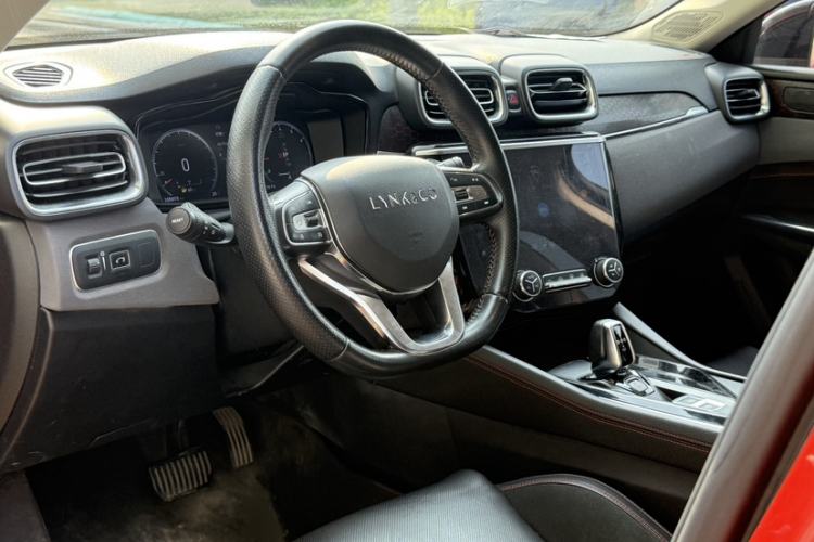 Used Lynk & Co 02 2018 1.5T DCT Two-Wheel Drive Pro Version China V Emission Standard Interior 5