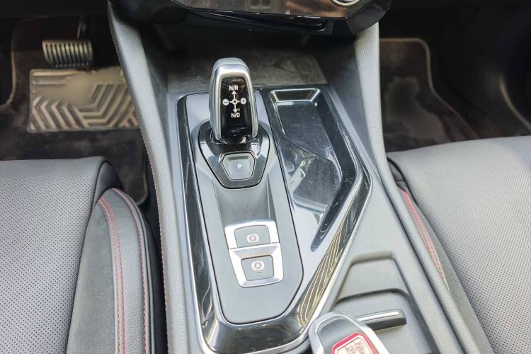 Used Lynk & Co 02 2018 1.5T DCT Two-Wheel Drive Pro Version China V Emission Standard Interior 5