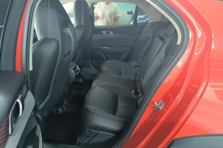 Used Lynk & Co 02 2018 1.5T DCT Two-Wheel Drive Pro Version China V Emission Standard Left Rear Seat