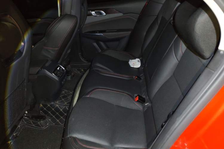 Used Lynk & Co 02 2018 2.0T DCT 4x4 Sport Pro Edition China V Standard Left Rear Seat