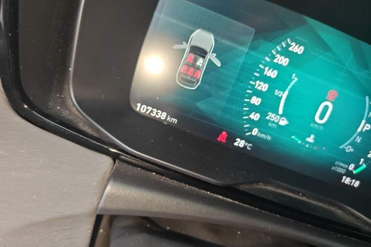 Used Lynk & Co 02 2018 1.5T DCT Two-Wheel Drive Sporty Version China V Standard Odometer Close Up