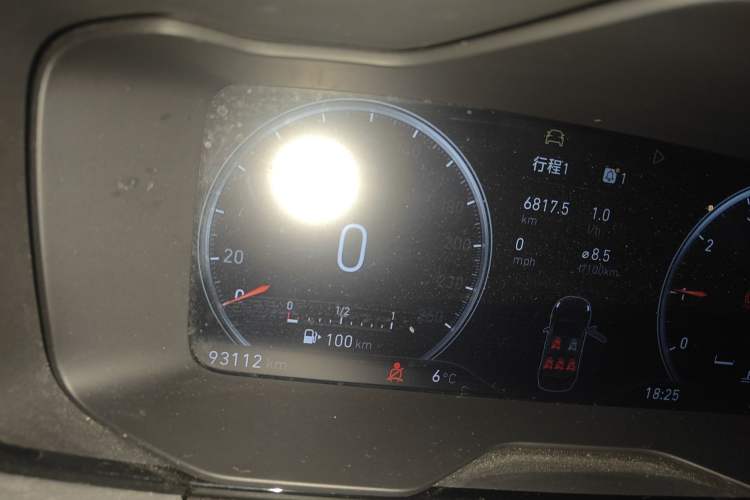 Used Lynk & Co 02 2018 1.5T DCT Two-Wheel Drive Sporty Version China V Standard Odometer Close Up