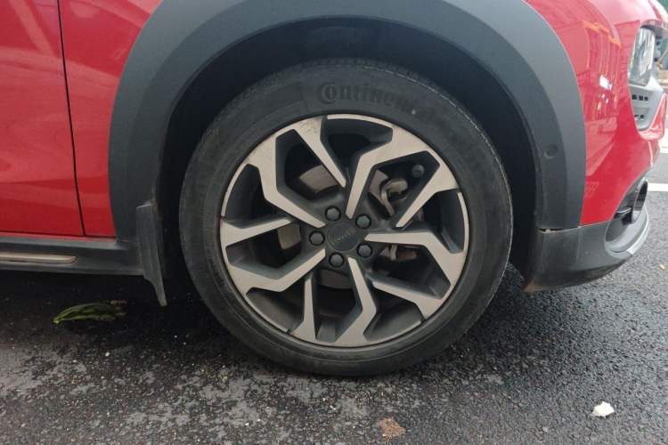 Used Lynk & Co 02 2018 1.5T DCT Two-Wheel Drive Pro Version China V Emission Standard Right Front Wheel Hub