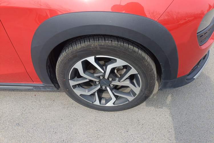 Used Lynk & Co 02 2018 1.5T DCT Two-Wheel Drive Sporty Version China V Standard Right Front Wheel Hub