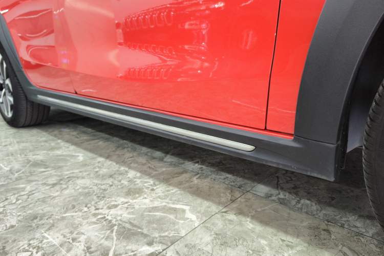 Used Lynk & Co 02 2018 1.5T DCT Two-Wheel Drive Pro Version China V Emission Standard Right Side Sill