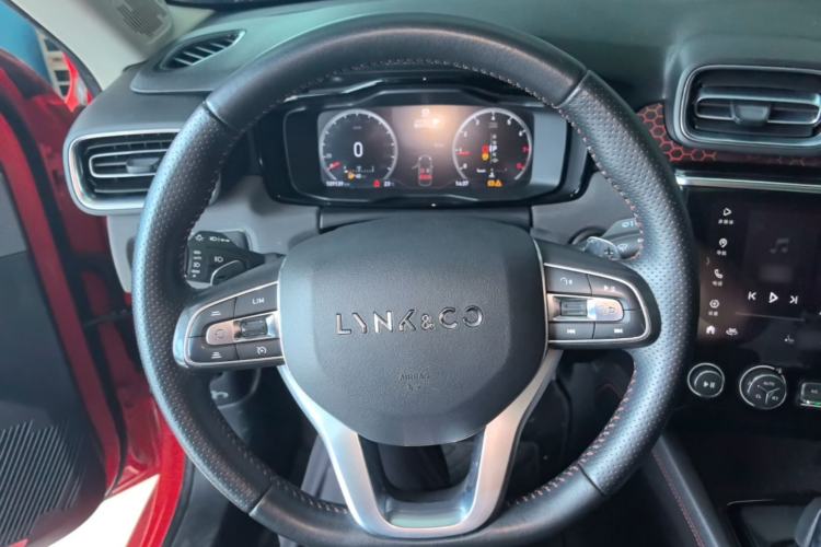 Used Lynk & Co 02 2018 2.0T Automatic Two-Wheel Drive Pro Edition China VI Standard Steering Wheel