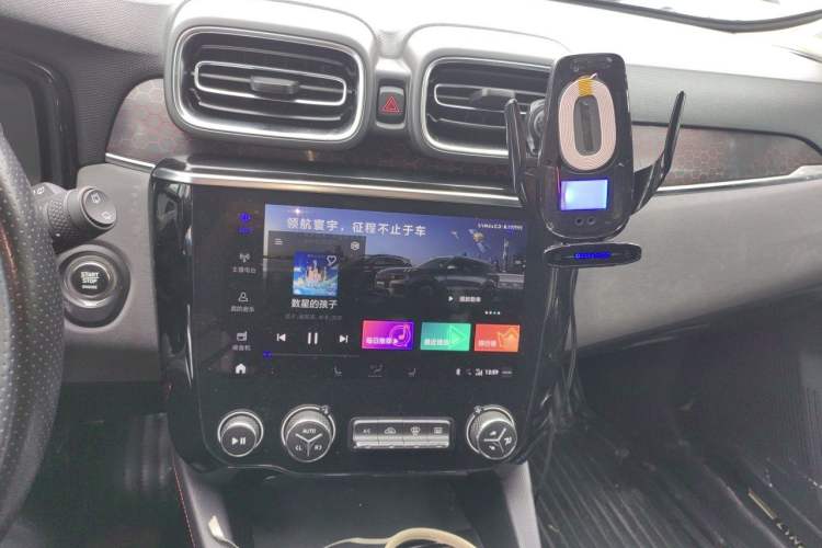 Used Lynk & Co 02 2018 1.5T DCT Two-Wheel Drive Zhaopu Version China V Standard Audio And AC Panel