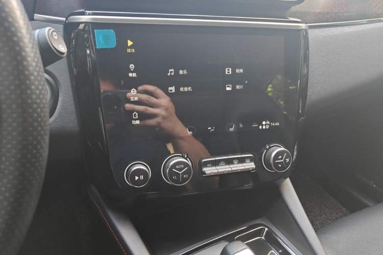 Used Lynk & Co 02 2018 1.5T DCT Two-Wheel Drive Sporty Version China V Standard Audio And AC Panel