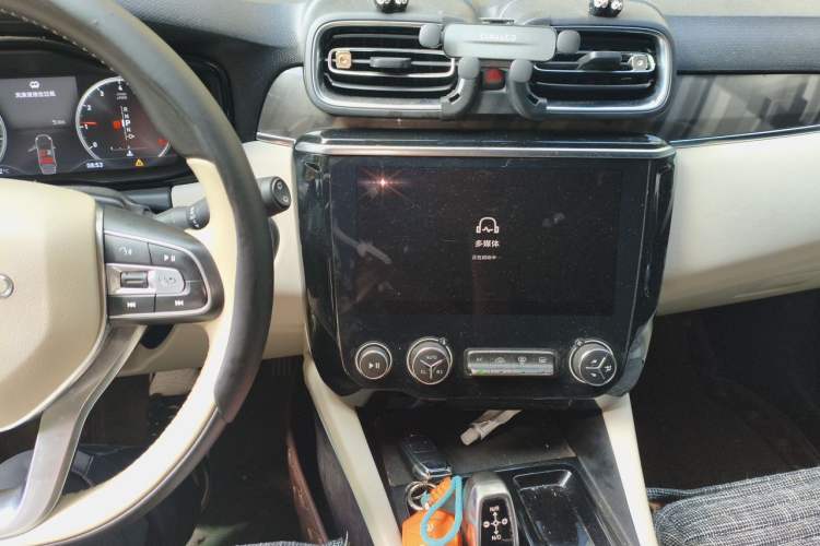 Used Lynk & Co 02 2018 1.5T DCT Two-Wheel Drive Zhaopu Version China V Standard Audio And AC Panel