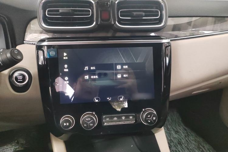 Used Lynk & Co 02 2018 1.5T DCT Two-Wheel Drive Zhaoban China V Standard Audio And AC Panel