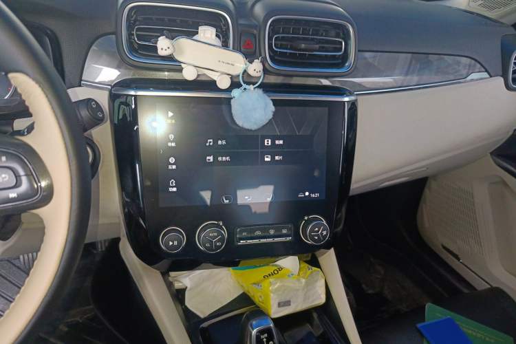 Used Lynk & Co 02 2018 1.5T DCT Two-Wheel Drive Zhaoban China V Standard Audio And AC Panel