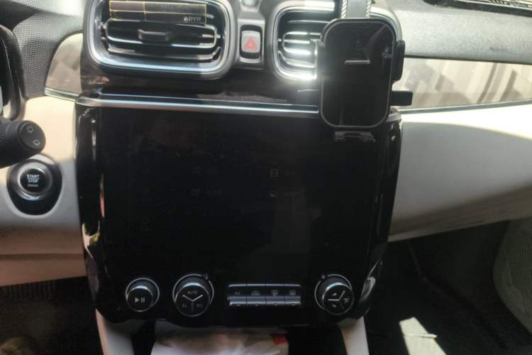 Used Lynk & Co 02 2018 1.5T DCT Two-Wheel Drive Zhaoban China V Standard Audio And AC Panel