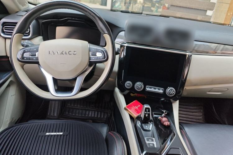 Used Lynk & Co 02 2018 1.5T DCT Two-Wheel Drive Zhaopu Version China V Standard Center Console