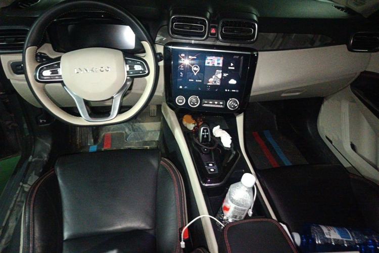Used Lynk & Co 02 2018 1.5T DCT Two-Wheel Drive Zhaopu Version China V Standard Center Console