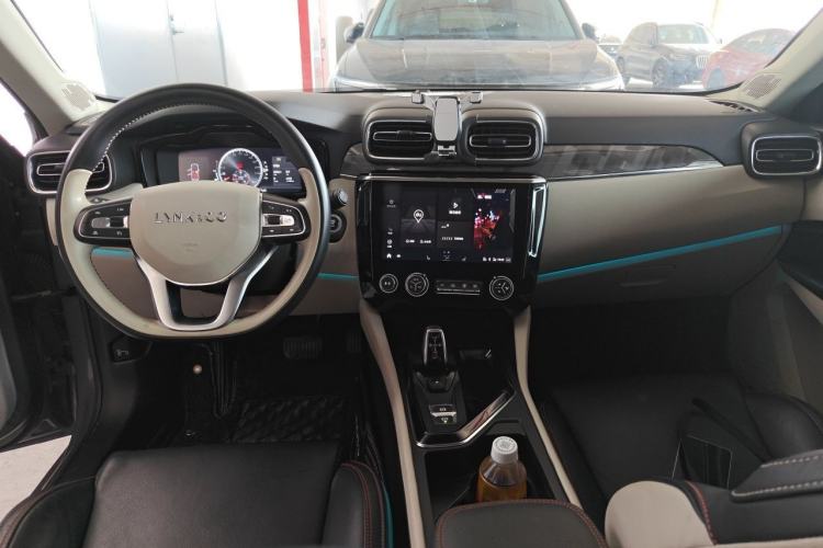 Used Lynk & Co 02 2018 1.5T DCT Two-Wheel Drive Zhaopu Version China V Standard Center Console