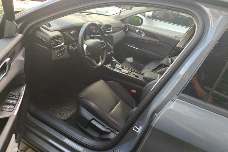 Used Lynk & Co 02 2018 1.5T DCT Two-Wheel Drive Sporty Version China V Standard Driver Seat