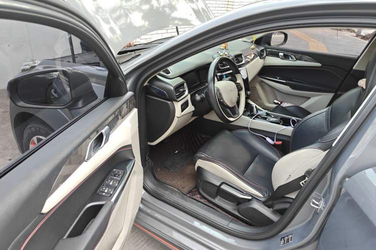 Used Lynk & Co 02 2018 1.5T DCT Two-Wheel Drive Zhaoban China V Standard Driver Seat