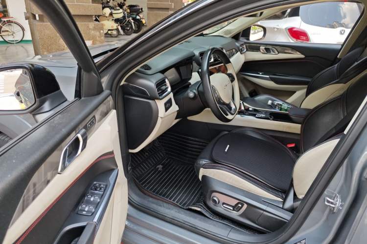 Used Lynk & Co 02 2018 1.5T DCT Two-Wheel Drive Zhaopu Version China V Standard Driver Seat
