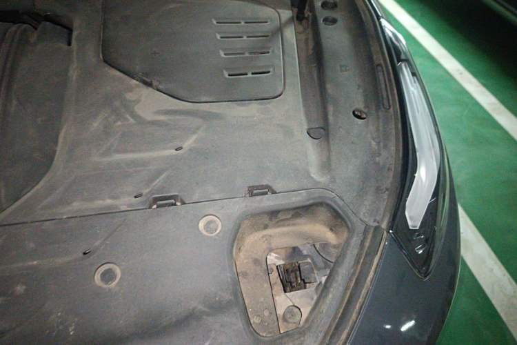 Used Lynk & Co 02 2018 1.5T DCT Two-Wheel Drive Zhaopu Version China V Standard Engine Bay Left
