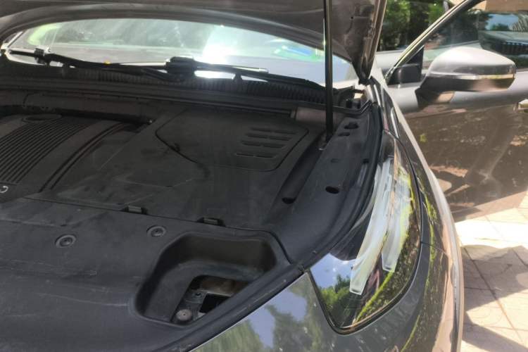 Used Lynk & Co 02 2018 1.5T DCT Two-Wheel Drive Zhaoban China V Standard Engine Bay Left