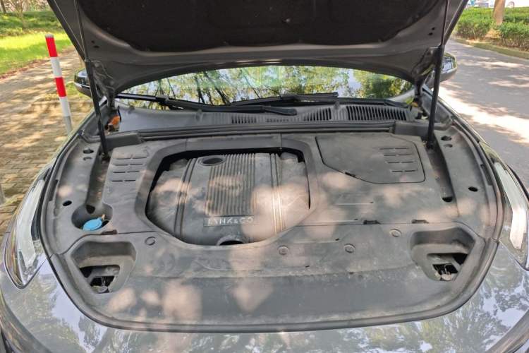 Used Lynk & Co 02 2018 1.5T DCT Two-Wheel Drive Pro Version China V Emission Standard Engine Bay