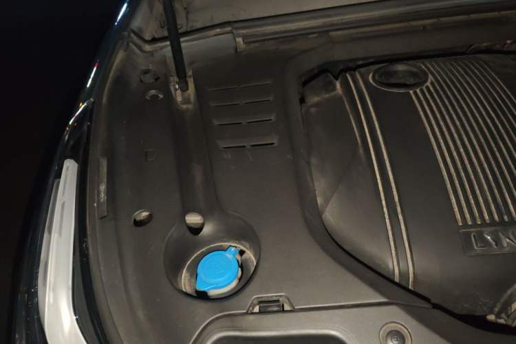 Used Lynk & Co 02 2018 1.5T DCT Two-Wheel Drive Zhaopu Version China V Standard Engine Bay Right