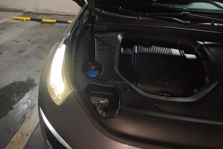 Used Lynk & Co 02 2018 1.5T DCT Two-Wheel Drive Zhaopu Version China V Standard Engine Bay Right
