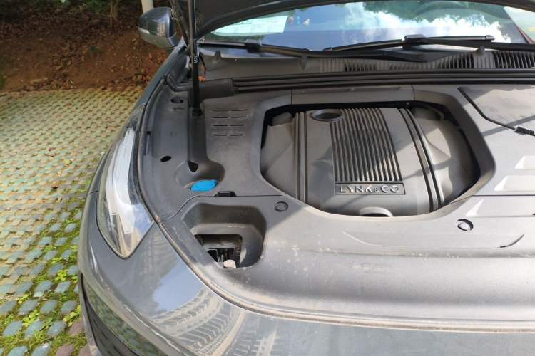 Used Lynk & Co 02 2018 1.5T DCT Two-Wheel Drive Zhaopu Version China V Standard Engine Bay Right