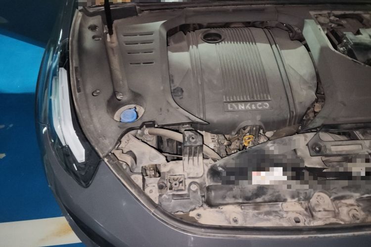 Used Lynk & Co 02 2018 1.5T DCT Two-Wheel Drive Pro Version China V Emission Standard Engine Bay Right